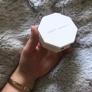 Fenty beauty trophy wife highlight
